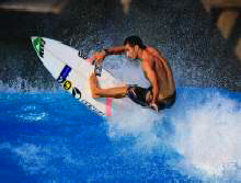 Surfer im Siam Park