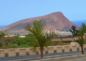 Montana Roja Teneriffa Nahe dem Flugplatz