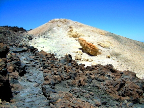 Schwefelaustritt am Teide auf Teneriffa